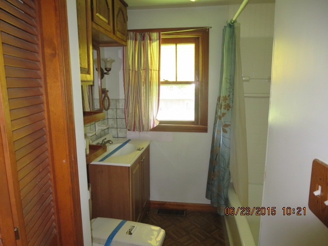 201 E Cherry St, Chandler, IN 47610 photo 5