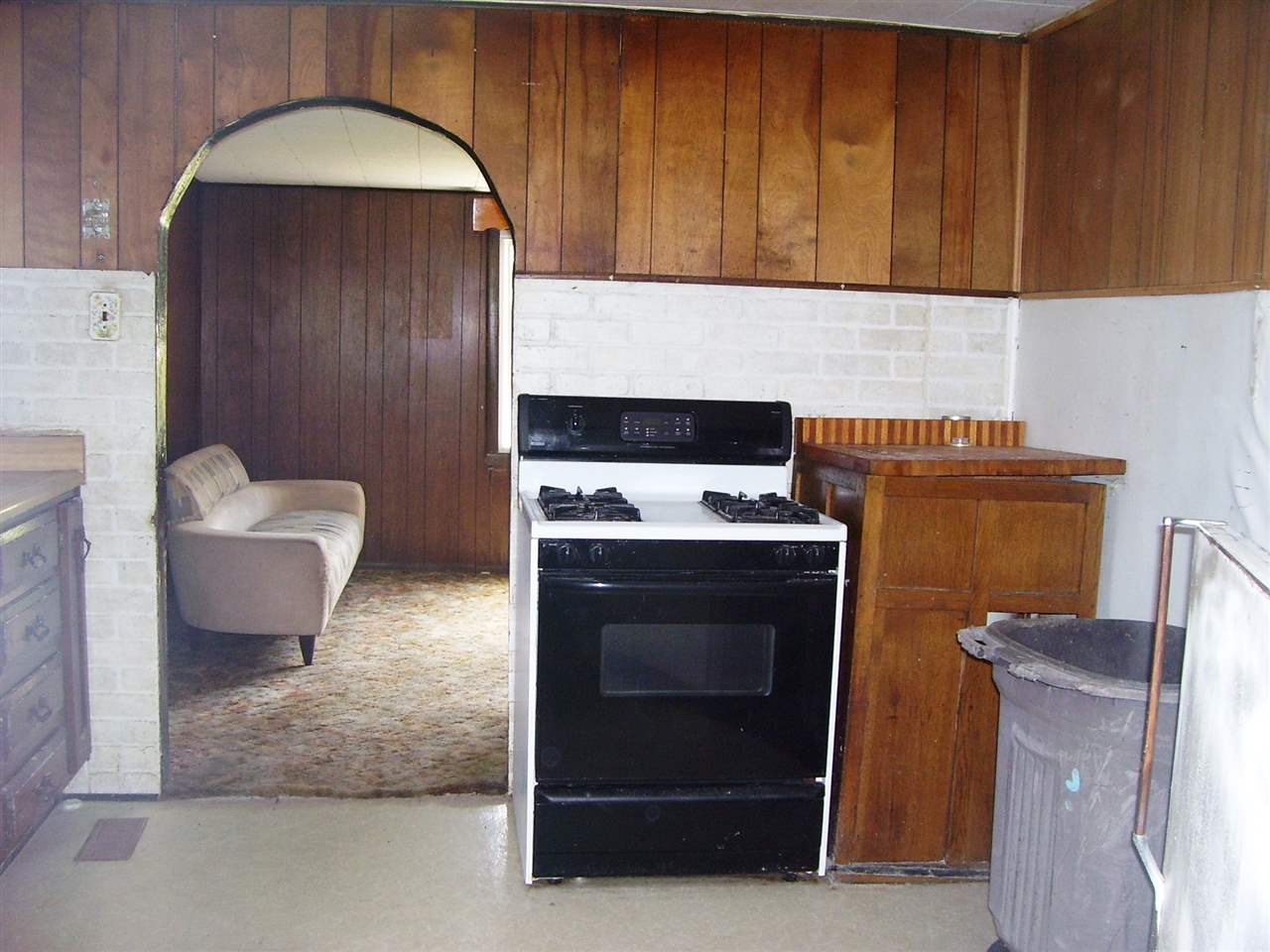 535 E Frank St, Mitchell, IN 47446 photo 4