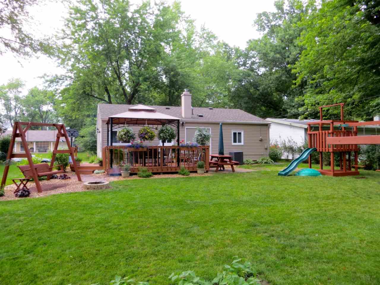 1816 Thornhill Dr, South Bend, IN 46614 photo 2