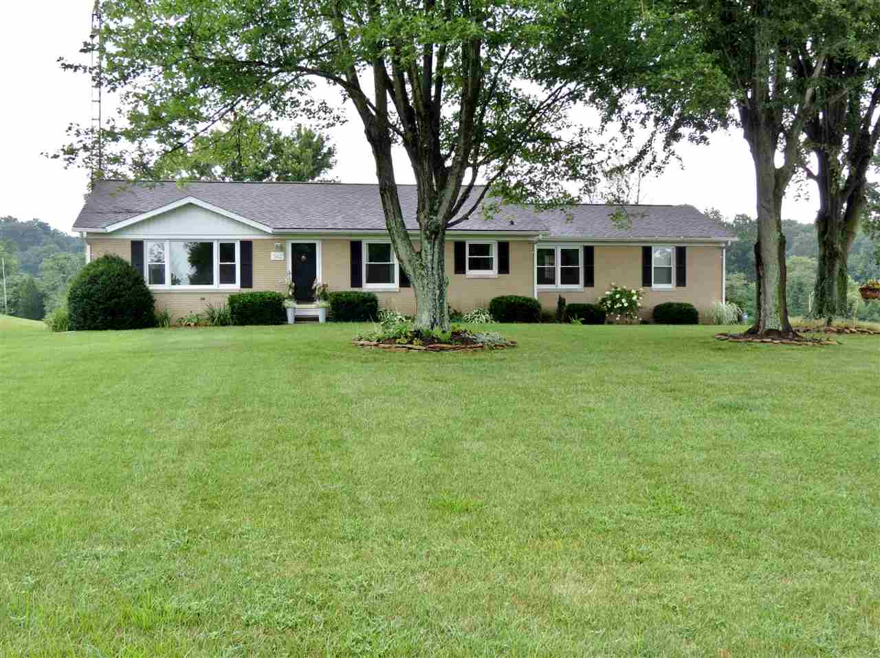 362 Maplecrest Blvd, Jasper, IN 47546 photo 1