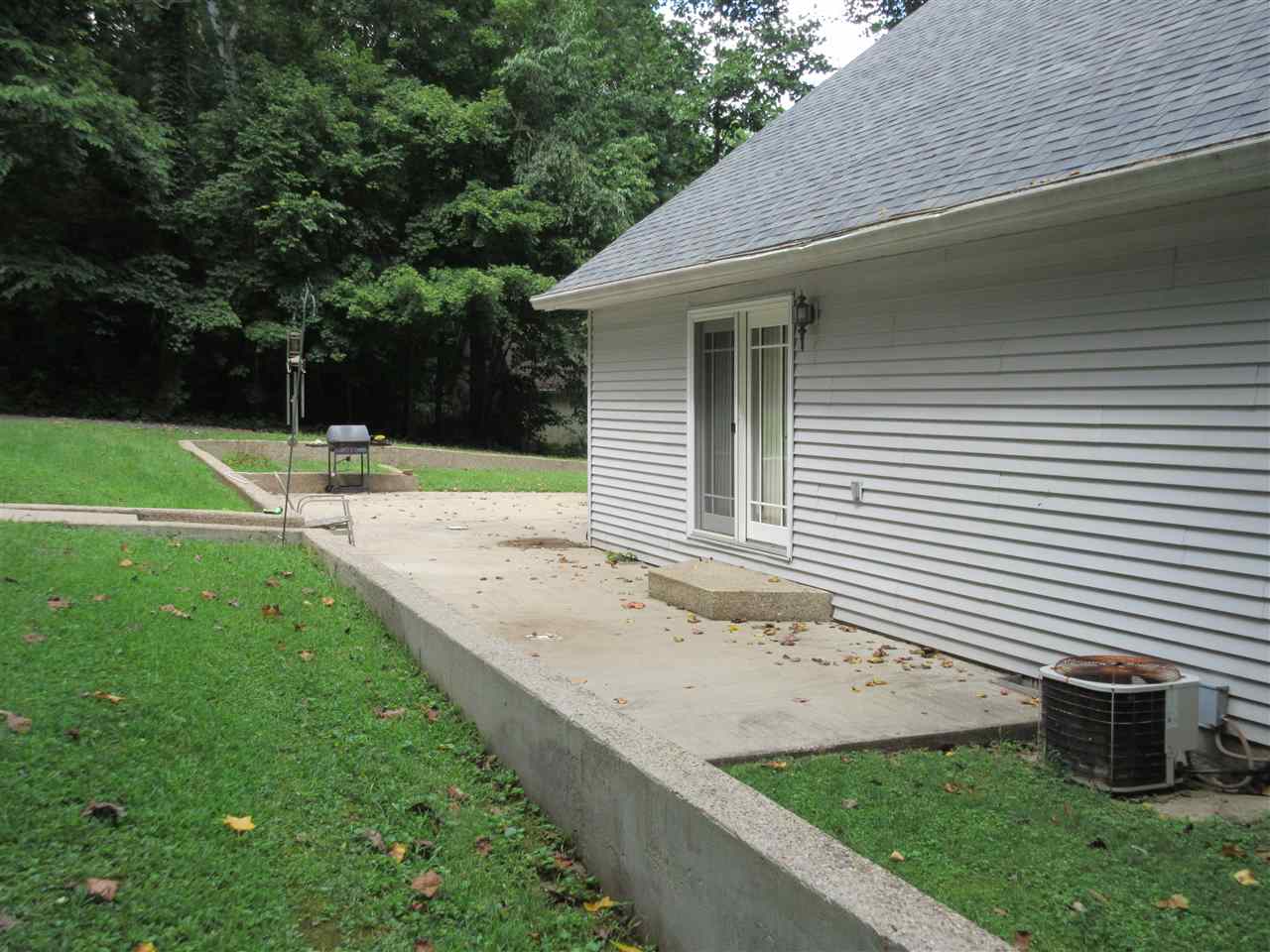 261 Country Estates Dr, Mitchell, IN 47446 photo 23