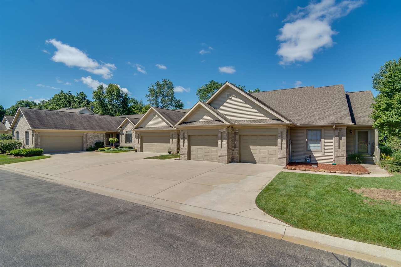 1117 Diamond Dr, Mishawaka, IN 46544 photo 2