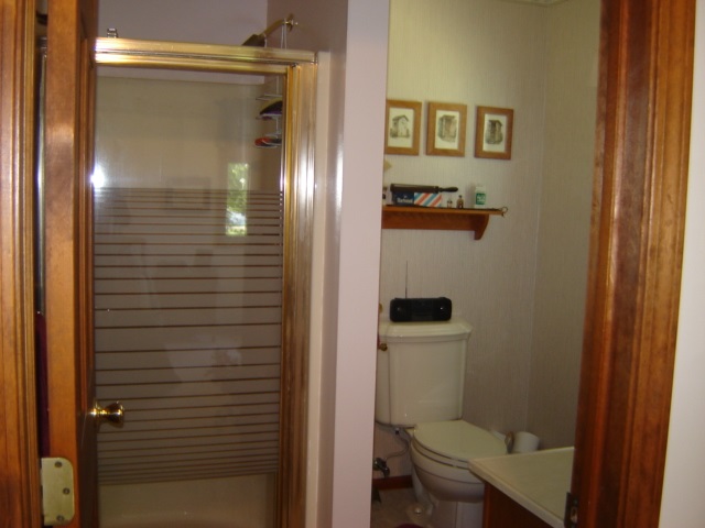 704 E Spring St, Fremont, IN 46737 photo 9