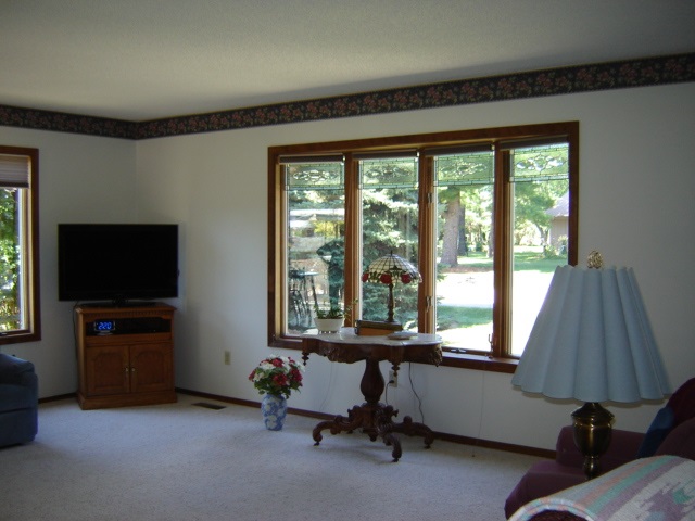 704 E Spring St, Fremont, IN 46737 photo 2