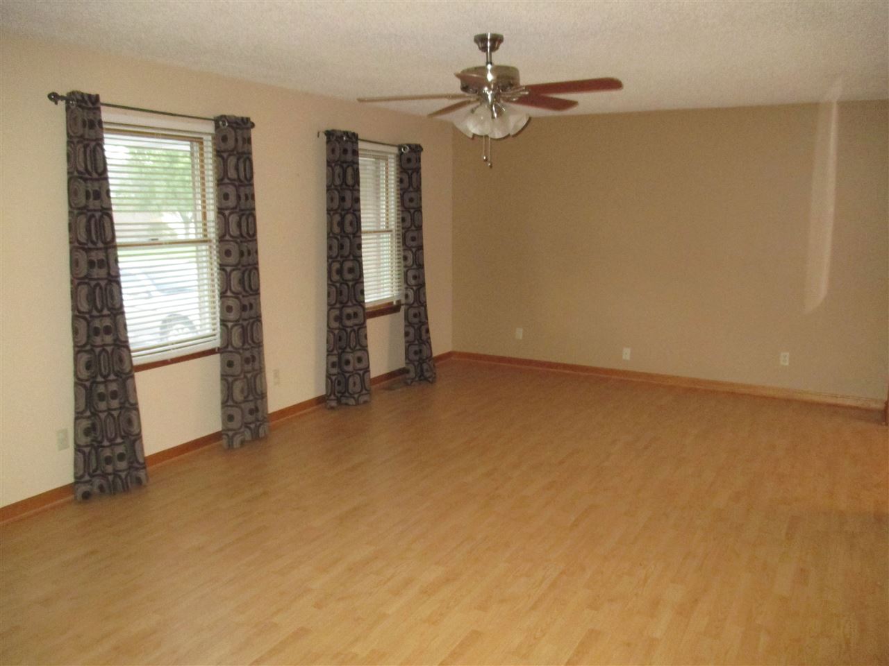 8800 Nevada Dr, Newburgh, IN 47630 photo 5
