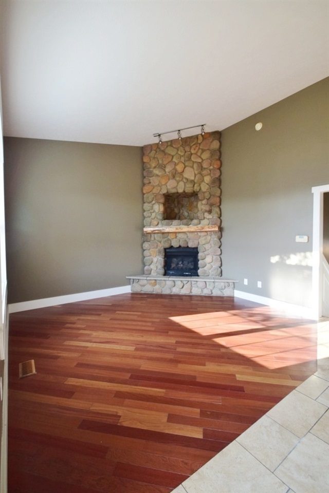 1365 Maple Ln, Nappanee, IN 46550 photo 7