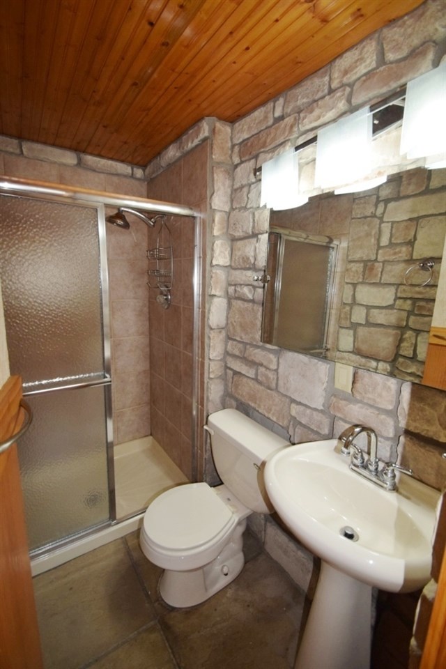 1365 Maple Ln, Nappanee, IN 46550 photo 33