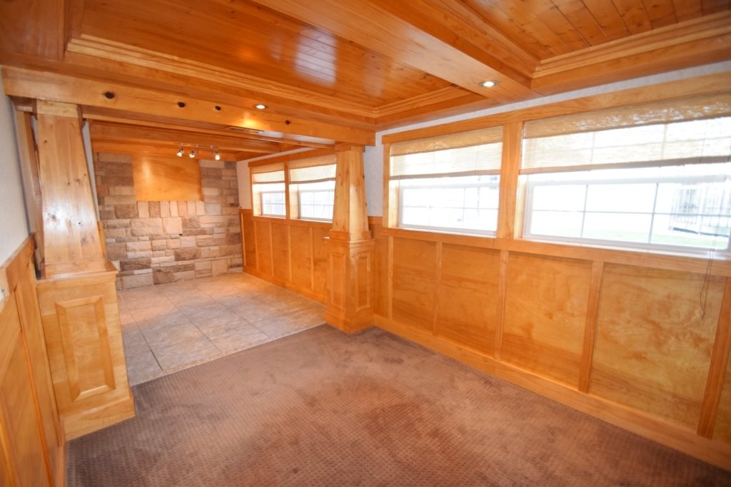 1365 Maple Ln, Nappanee, IN 46550 photo 31