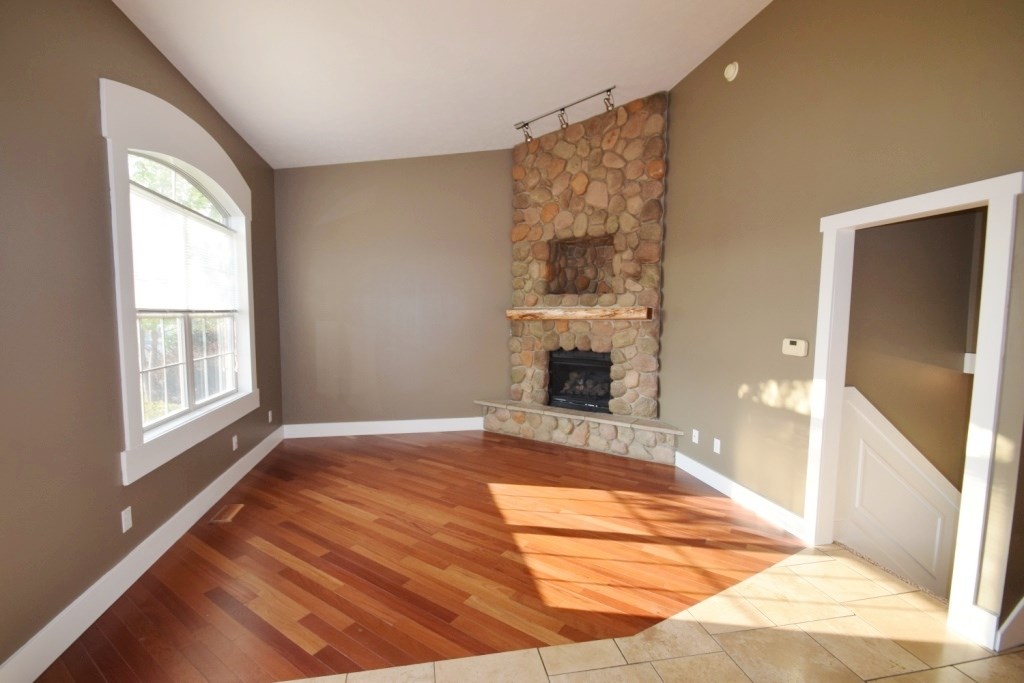 1365 Maple Ln, Nappanee, IN 46550 photo 10