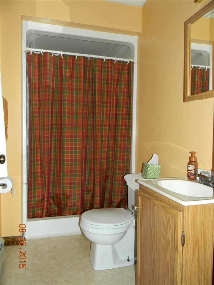 408 E Main St, Albion, IN 46701 photo 6