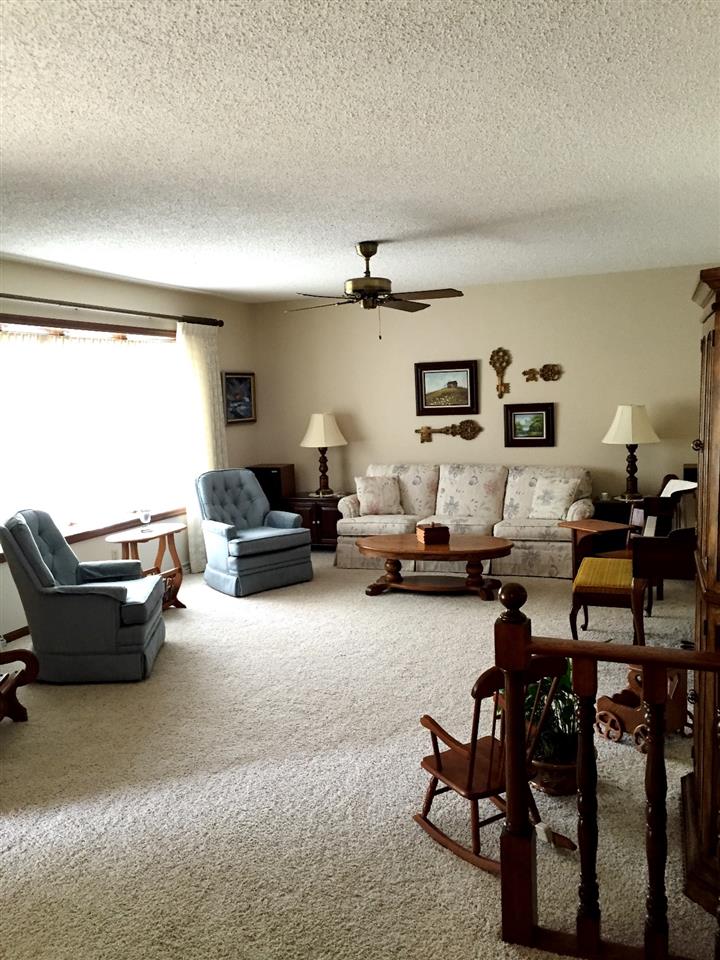 202 E Fox, Wolcott, IN 47995 photo 4