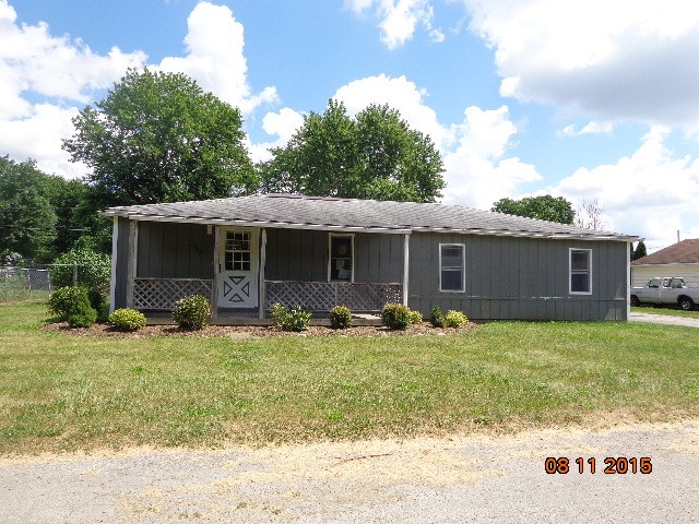 1737 Park St, Huntington, IN 46750 photo 1