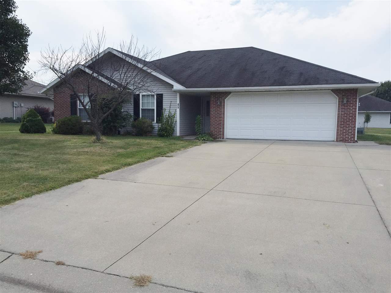 675 Overbrook Dr, Jasper, IN 47546 photo 1