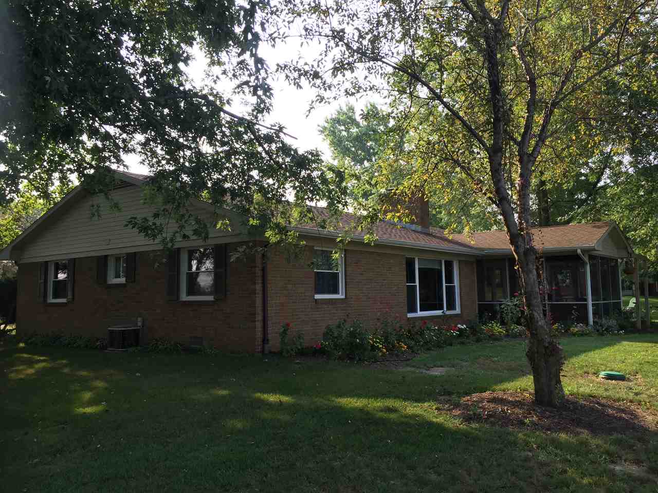 2065 S Parry Dr, Warsaw, IN 46580 photo 8