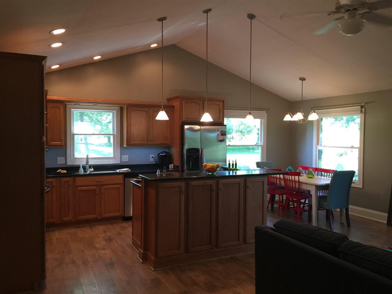 2065 S Parry Dr, Warsaw, IN 46580 photo 2