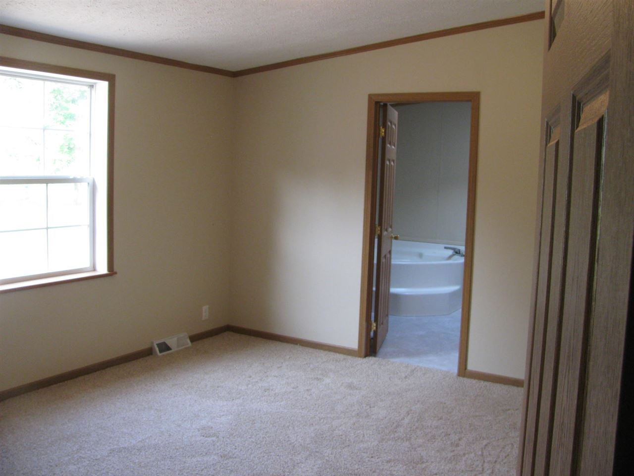 9990 E 400 N, Howe, IN 46746 photo 11