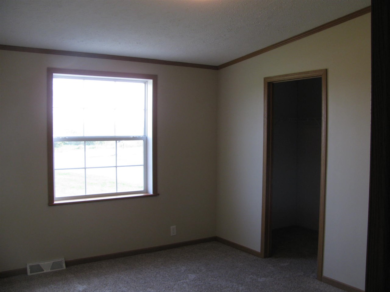 9990 E 400 N, Howe, IN 46746 photo 10