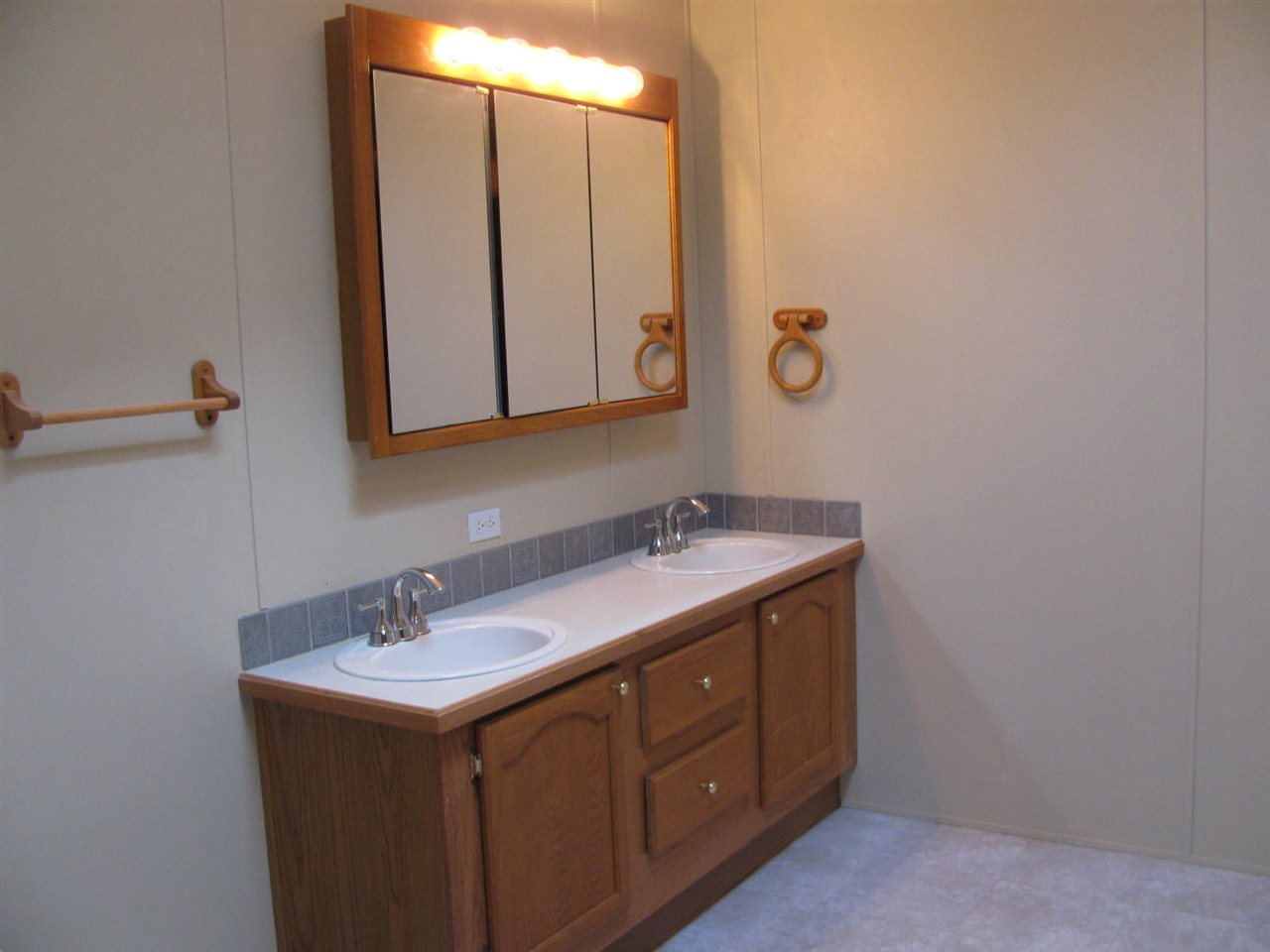 9990 E 400 N, Howe, IN 46746 photo 6