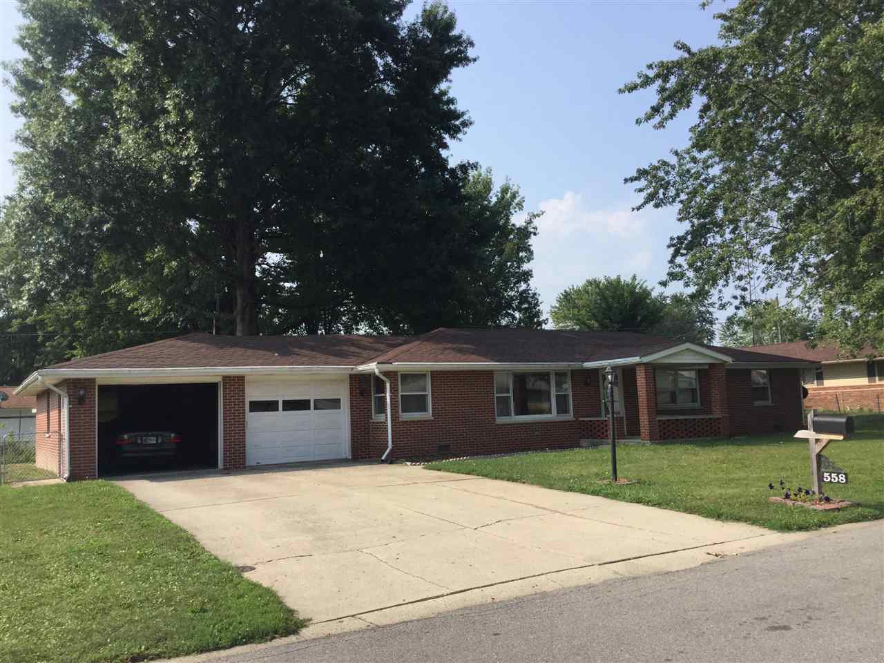 558 Circle Dr, Fairmount, IN 46928 photo 1