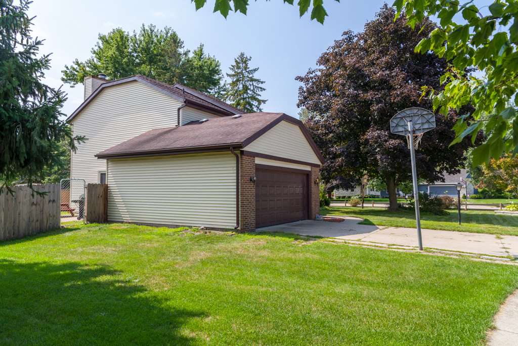 2919 Creekmore Ct, Elkhart, IN 46514 photo 2