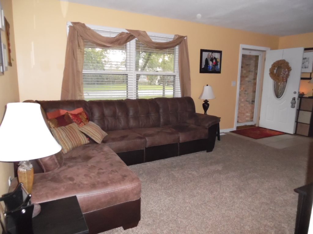 409 Woodcreek Dr, Ossian, IN 46777 photo 9
