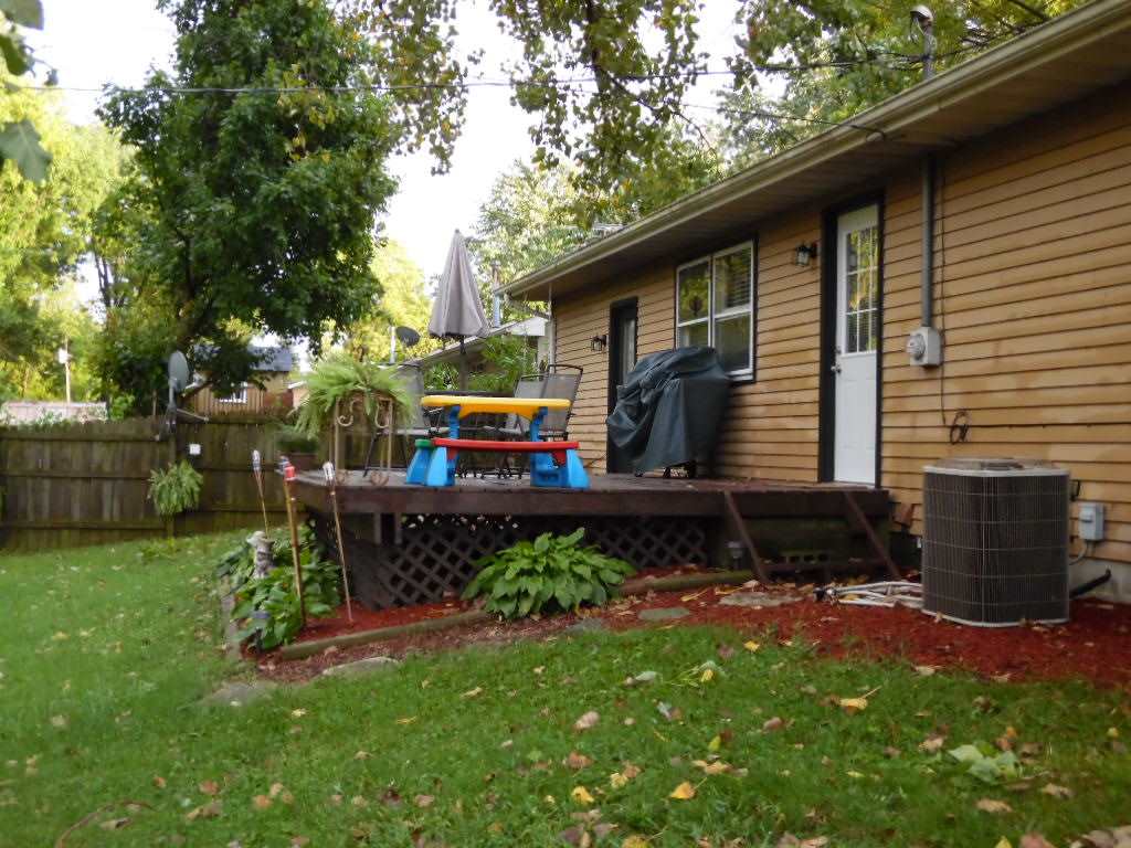 409 Woodcreek Dr, Ossian, IN 46777 photo 5