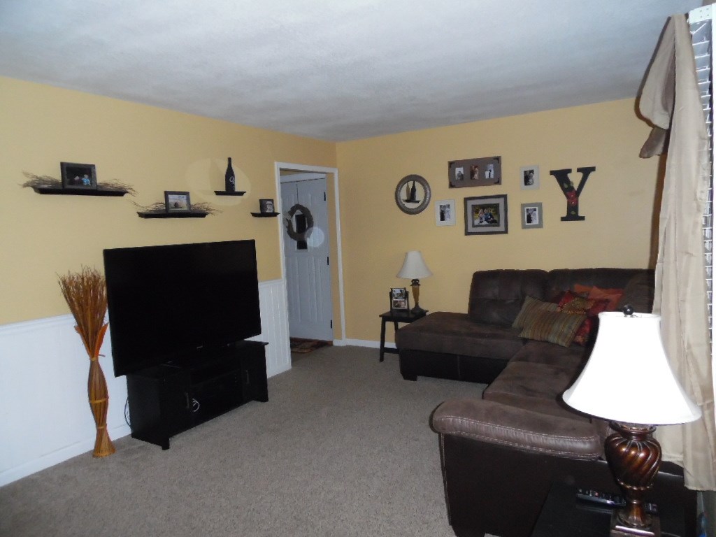 409 Woodcreek Dr, Ossian, IN 46777 photo 11