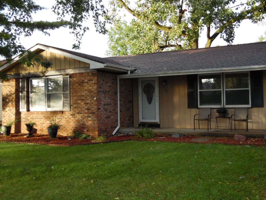 409 Woodcreek Dr, Ossian, IN 46777 photo 2