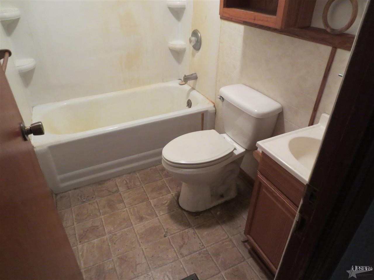 101 N Main St, Laotto, IN 46763 photo 9