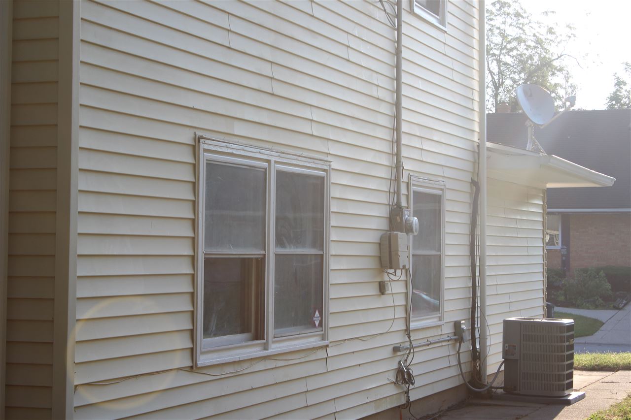 4312 Austin Dr, Fort Wayne, IN 46806 photo 2