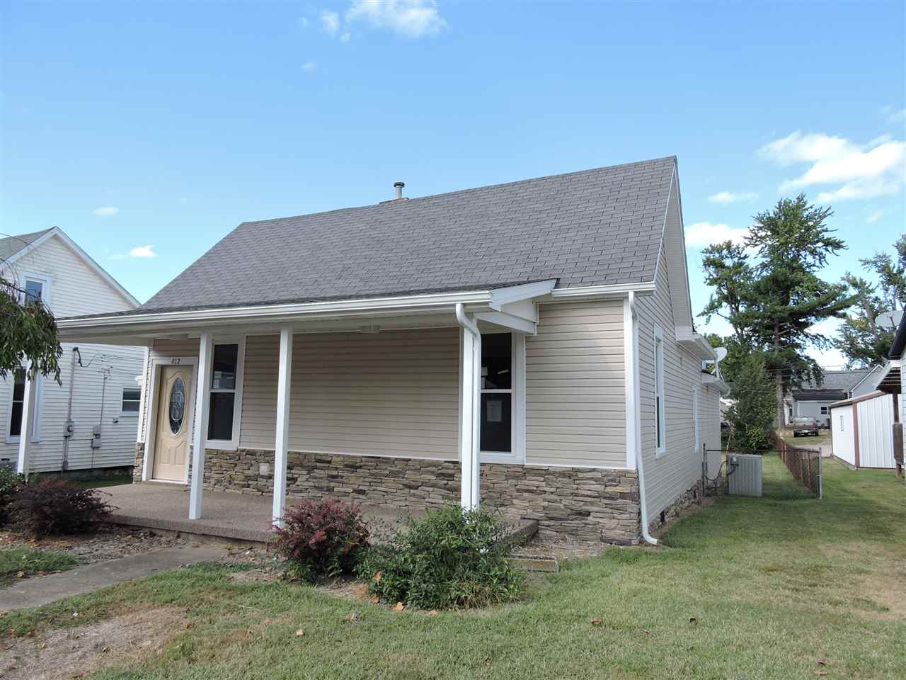 412 E Oak St, Boonville, IN 47601 photo 1