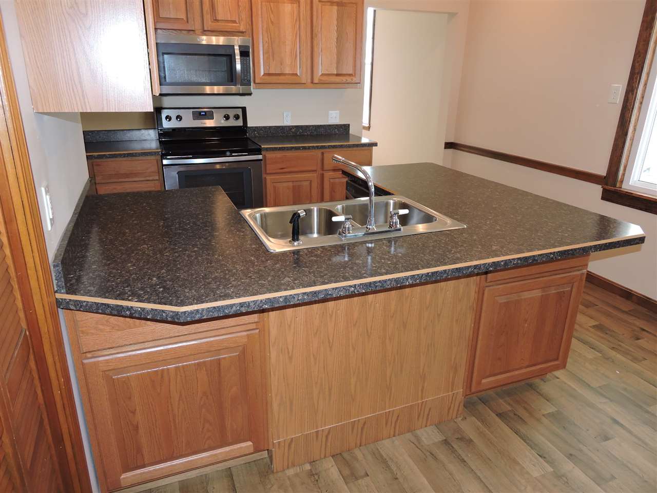 412 E Oak St, Boonville, IN 47601 photo 4