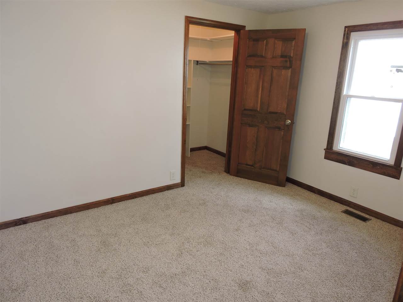 412 E Oak St, Boonville, IN 47601 photo 10
