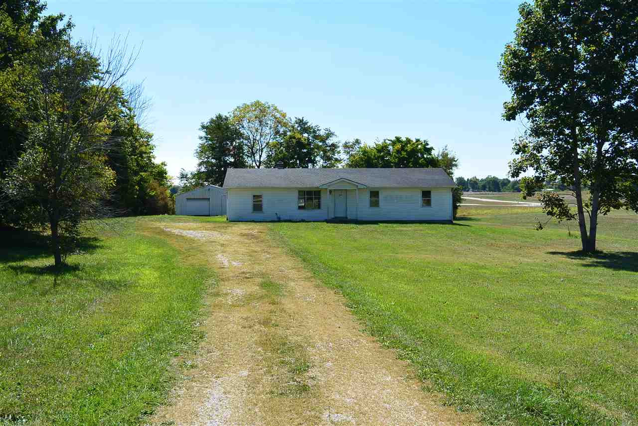 626 Burton Ln, Mitchell, IN 47446 photo 2