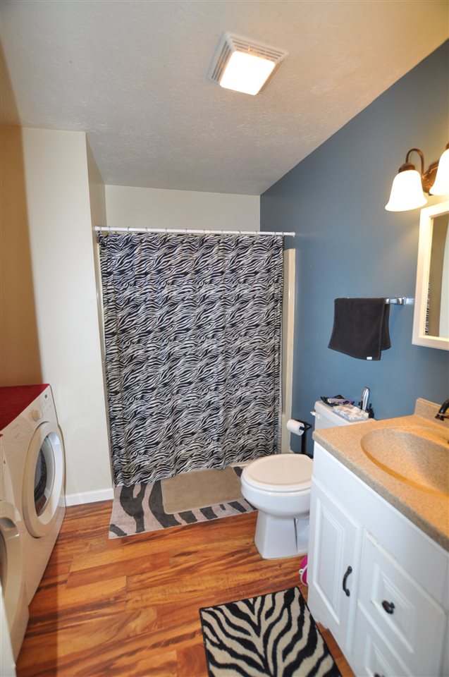 403 Orchard Hill Dr, Lagrange, IN 46761 photo 8