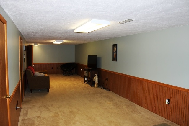 2307 S Southwood Dr, Warsaw, IN 46580 photo 4