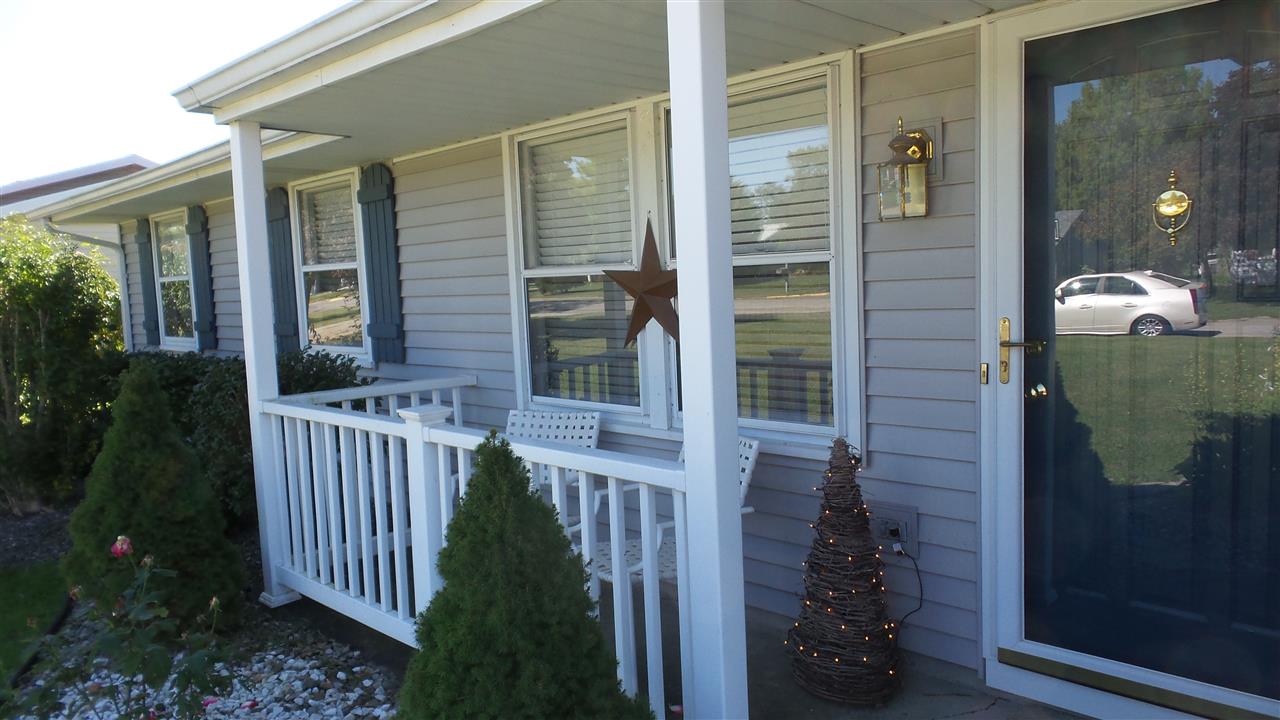 505 E Hill St, Garrett, IN 46738 photo 2