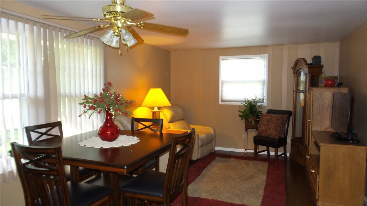 505 E Hill St, Garrett, IN 46738 photo 5