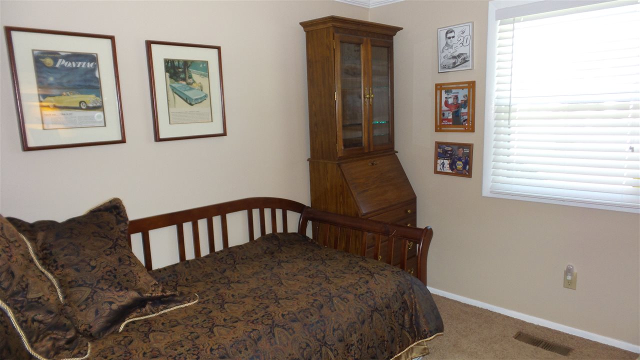 505 E Hill St, Garrett, IN 46738 photo 10