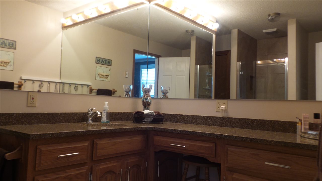 505 E Hill St, Garrett, IN 46738 photo 14