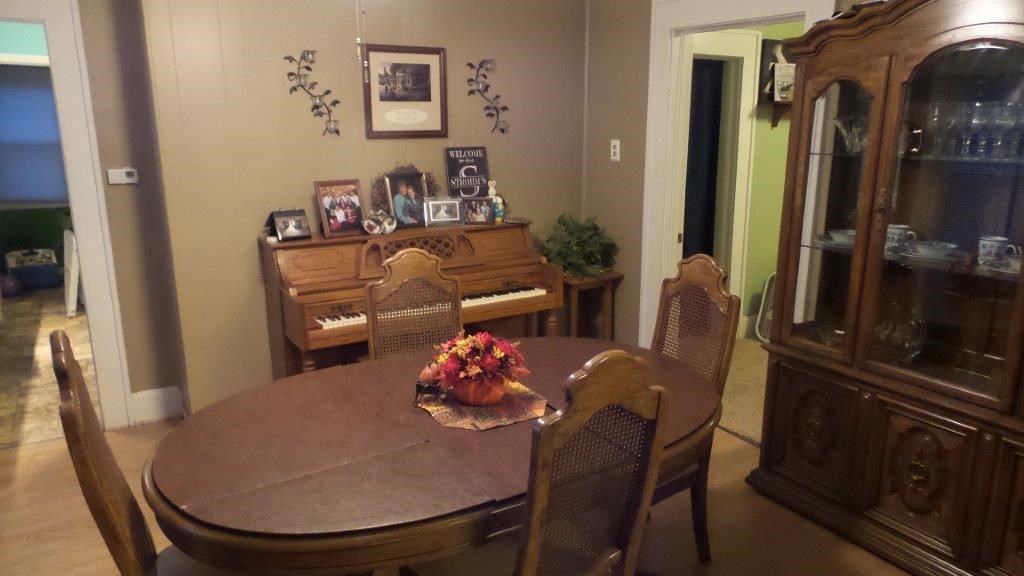 602 E Vantrees St, Washington, IN 47501 photo 8