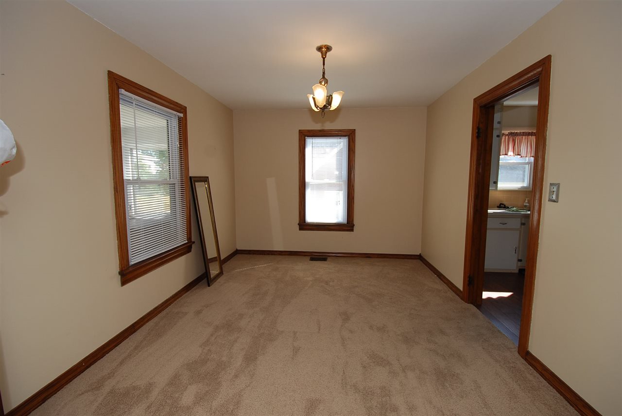 1433 Jackson St, Jasper, IN 47546 photo 2