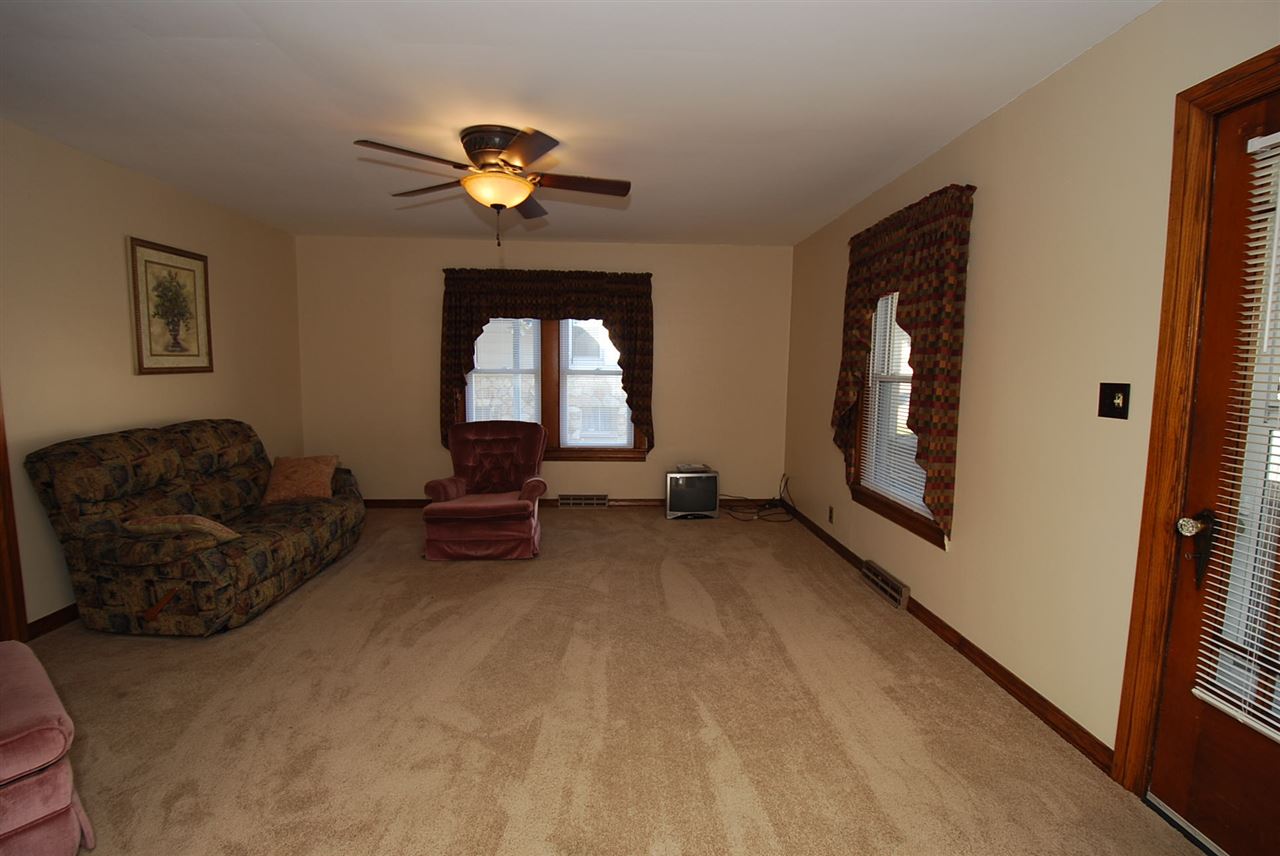 1433 Jackson St, Jasper, IN 47546 photo 3