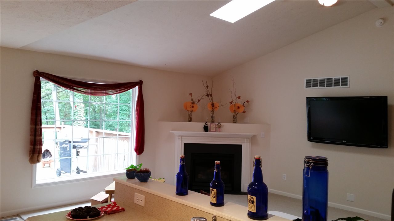 55444 Falling Water Dr, Elkhart, IN 46514 photo 2