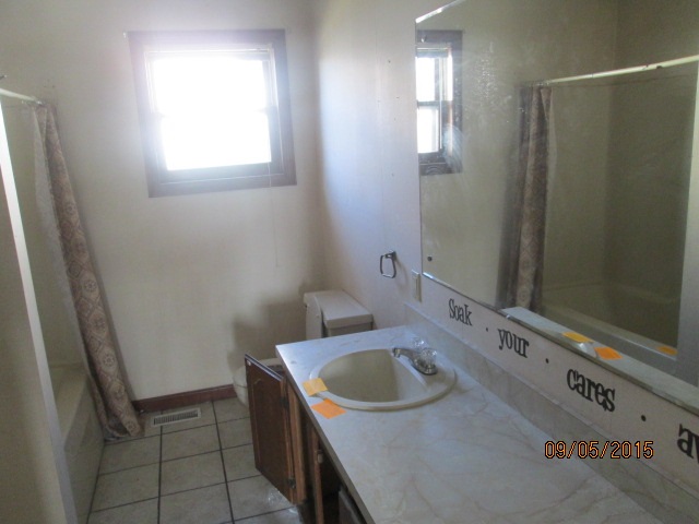 264 E Water St, Berne, IN 46711 photo 12