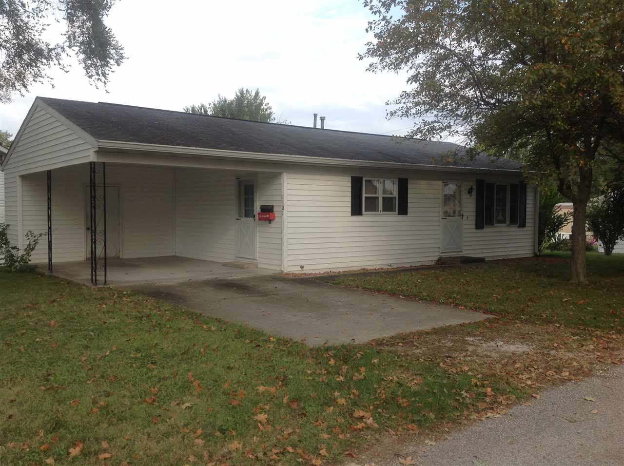 1101 Tulip St, Mitchell, IN 47446 photo 1