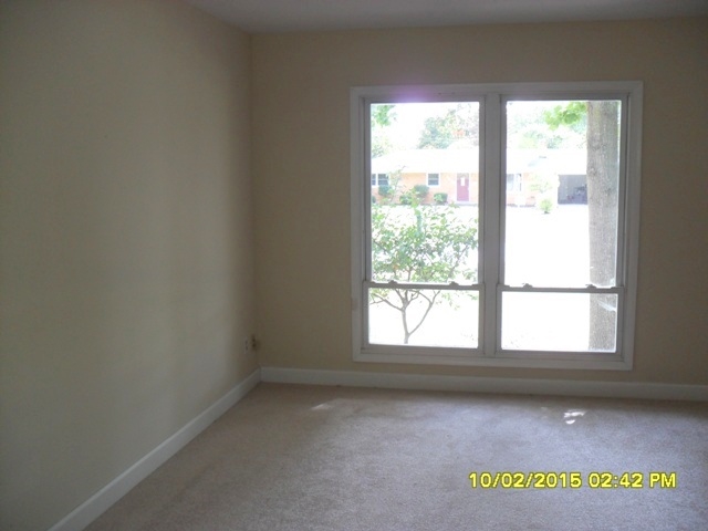 23085 Marydale Dr, Elkhart, IN 46517 photo 2
