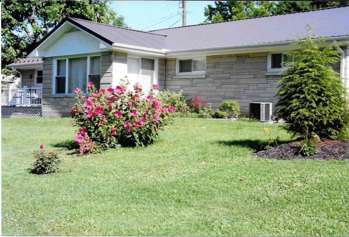 225 Post St, Bloomfield, IN 47424 photo 1