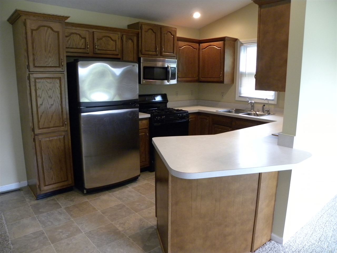 52259 Eagle Chase Dr, Granger, IN 46530 photo 3