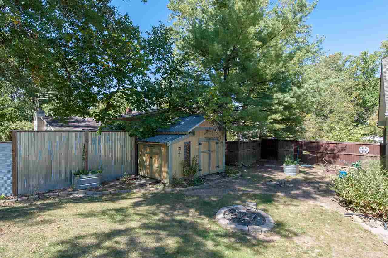 1510 E Richland Dr, Bloomington, IN 47408 photo 2